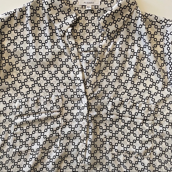 Pleione Long Sleeve Button Down Chain Link Print - Picture 12 of 15